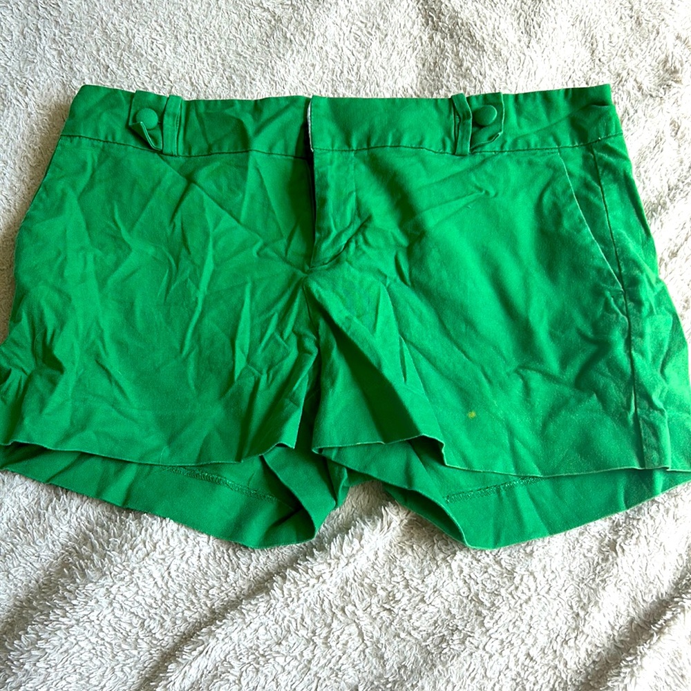 🍌 BANANA REPUBLIC 🍌 CUTE GREEN SHORTS SIZE 12